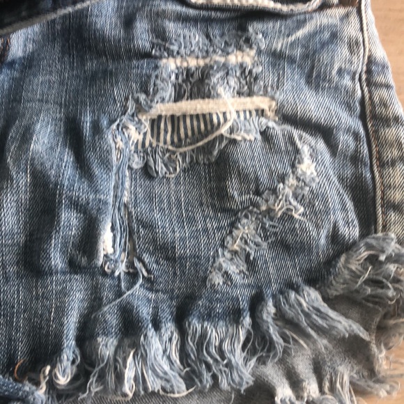 High rise destressed shorts - Picture 6 of 6